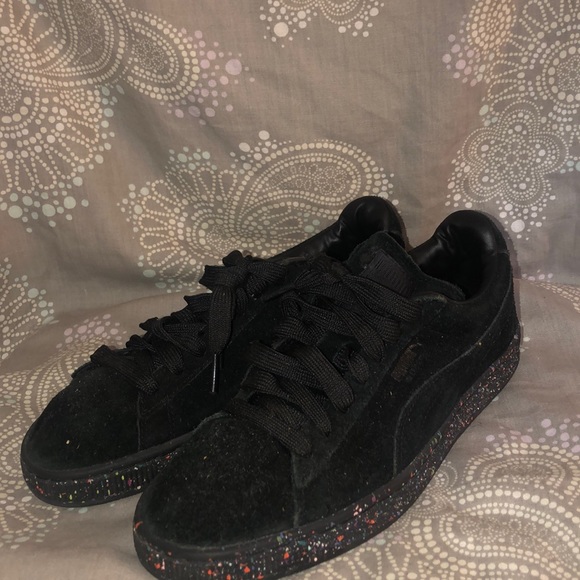 Black Pumas - Picture 2 of 3